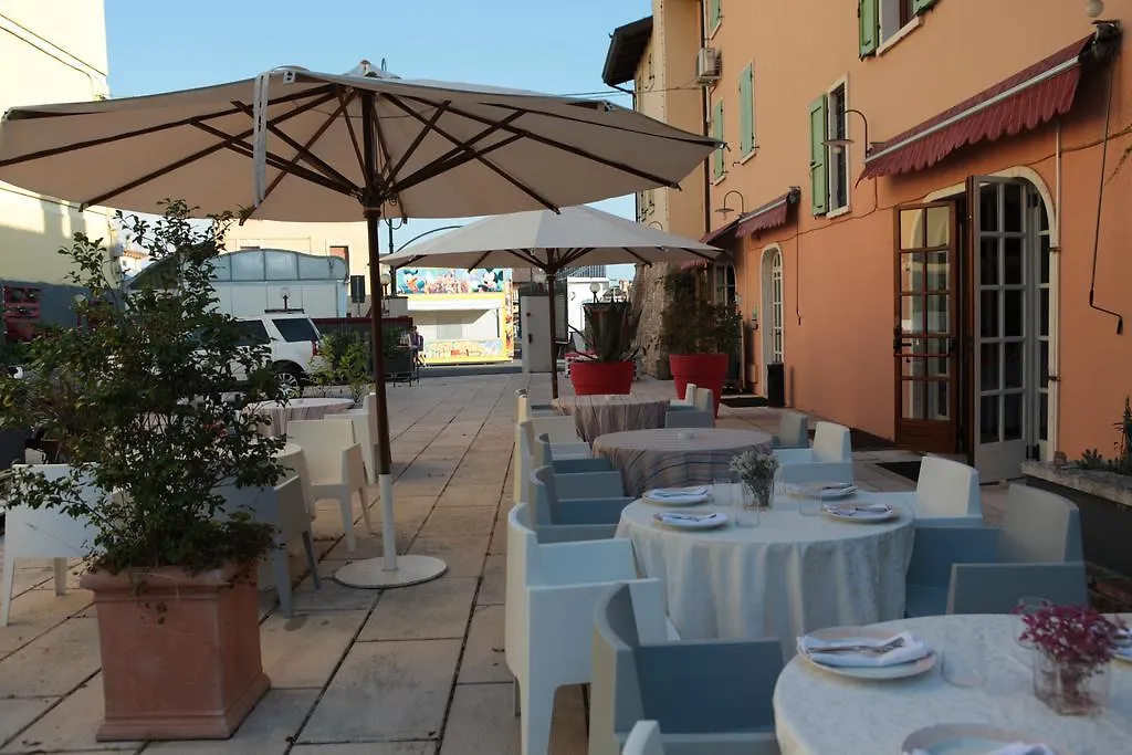 Albergo Al Cacciatore Tortellinando ヴァレッジョ・スル・ミンチョ 3*,  イタリア